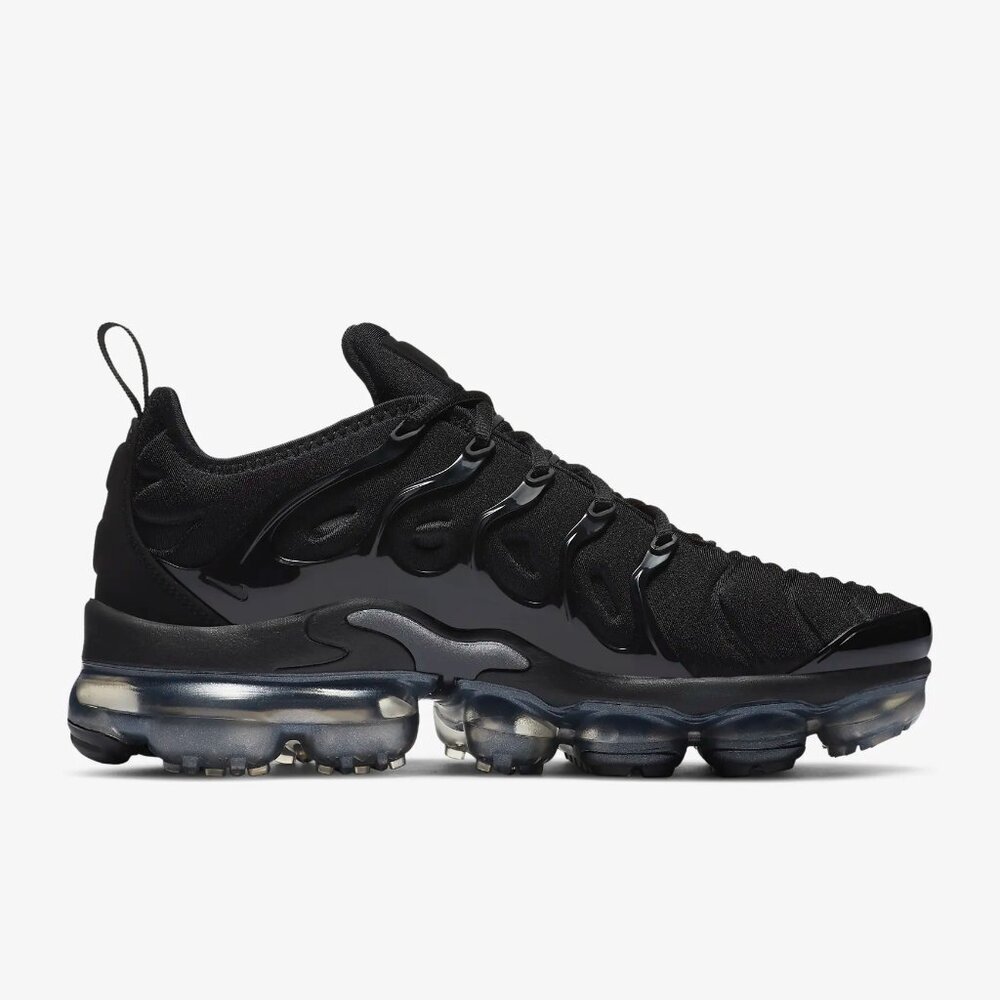 Nike Air VaporMax Plus Women's Shoe - Black 9.5